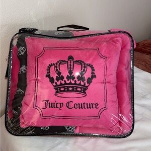 Juicy Coulture 4 Piece Queen bed setColor:Black /pink and white te crowns